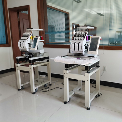plano industrial de la máquina del bordado de Digitaces del tamaño de la mesa de trabajo coser el cordón principal